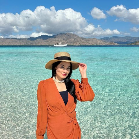Potret Titi Kamal di Labuan Bajo