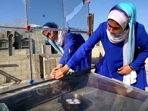 FOTO: Wanita Palestina Ini Sukses Ciptakan Perangkat Canggih Bertenaga Matahari untuk Atasi Krisis Bahan Bakar dan Air di Gaza