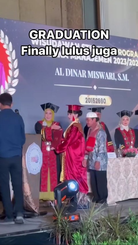 Dinar pun berbagi cerita kenapa putuskan untuk berkuliah.<br>