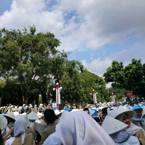 Kisah Wanita yang Berhasil Diterima di Kampus Ternama Setelah Hampir 2 Tahun Bekerja Jadi Karyawan, Banjir Pujian Warganet