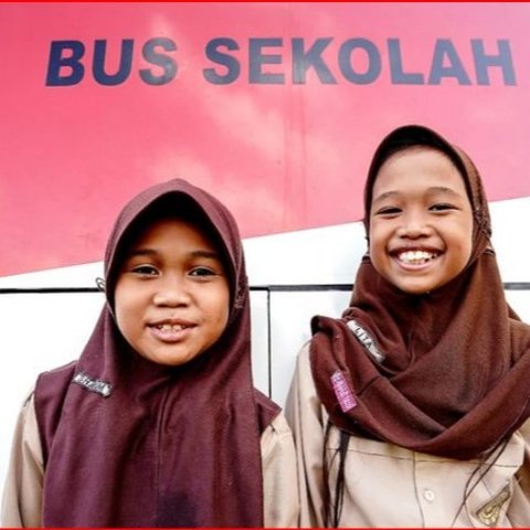 Peresmian bus sekolah Bantul