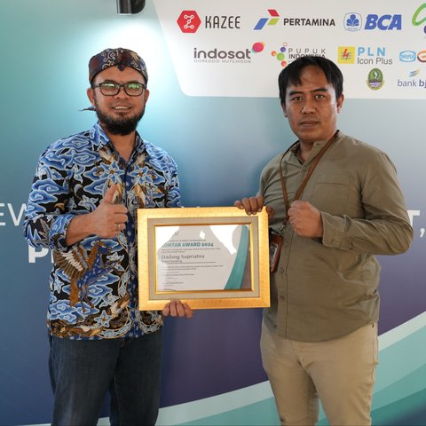 Dukung Kemajuan Pers, Bupati Bandung Dadang Supriatna Raih Penghargaan Lontar Award