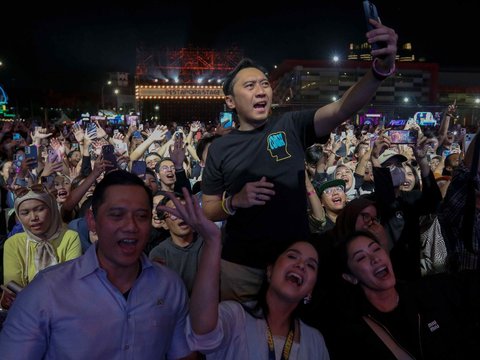 FOTO: Momen SBY Goyang Pestapora 2024, Nyanyikan 'Kamu Ngga Sendirian'