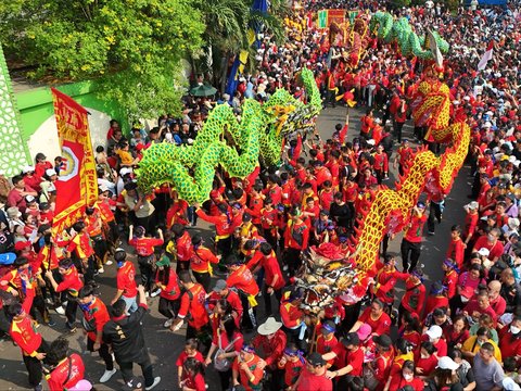 FOTO: Diadakan 12 Tahun Sekali, Begini Meriahnya Ritual Gotong Toapekong di Tangerang