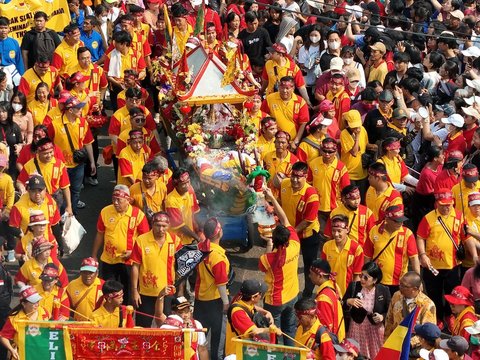 FOTO: Diadakan 12 Tahun Sekali, Begini Meriahnya Ritual Gotong Toapekong di Tangerang