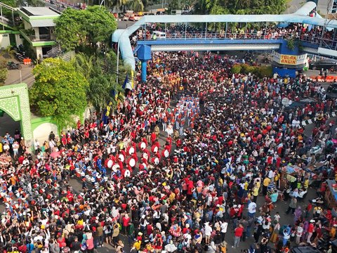 FOTO: Diadakan 12 Tahun Sekali, Begini Meriahnya Ritual Gotong Toapekong di Tangerang