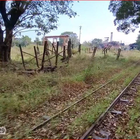Gudang lokomotif Pabrik Gula Tasikmadu