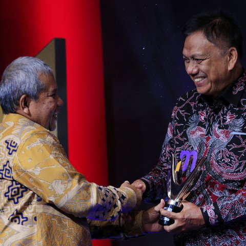 Sukses Ciptakan Kemandirian Pangan, Gubernur Sulut Olly Dondokambey Sabet Penghargaan Merdeka Awards 2024