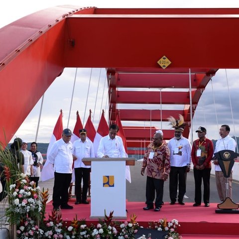 Sepotong Kisah dari Jembatan Youtefa