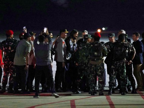 FOTO: Dikawal Tentara Baret Merah, Ini Momen Pilot Susi Air Philip Mehrtens Tiba di Jakarta Usai 1,5 Tahun Disandera KKB