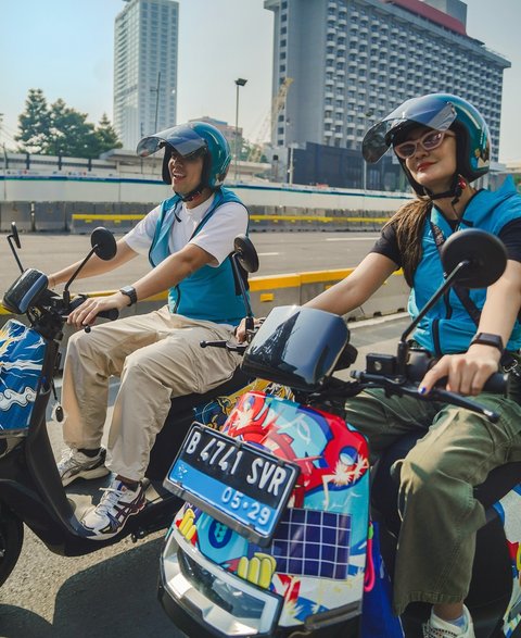 Potret Luna Maya dan Maxime Bouttier Motoran Bareng