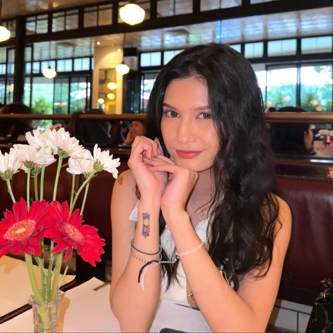 Potret Kekasih Baru Sean Alexander Anak Olla Ramlan