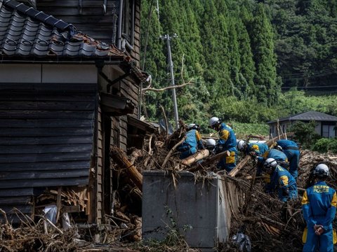 FOTO: Banjir dan Tanah Longsor Luluh Lantakan Jepang Tewaskan 6 Orang