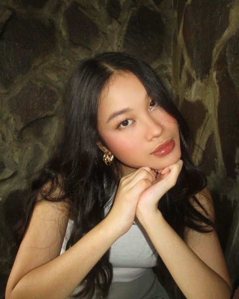 Intip Potret Neyia Kameron, Sosok yang Curi Perhatian Usai Berpelukan dengan Jefri Nichol