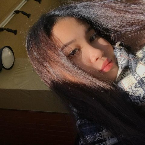 Intip Potret Neyia Kameron, Sosok yang Curi Perhatian Usai Berpelukan dengan Jefri Nichol