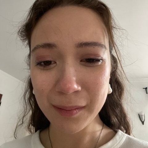 Mendengarkan Lagu Galau