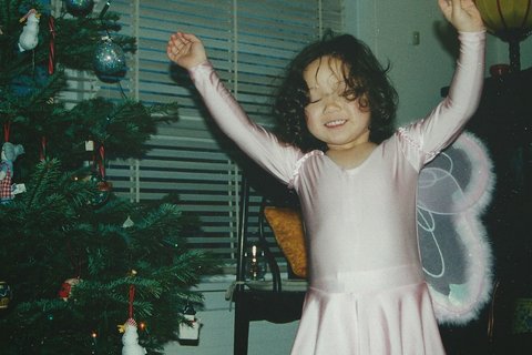 Mendengarkan Lagu Galau