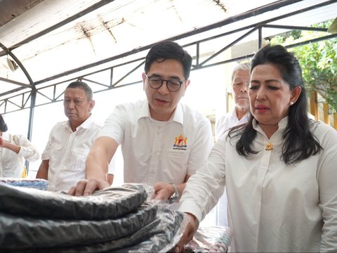 FOTO: Peringati HUT Kadin, Arsjad Rasjid Sambangi Panti Werdha