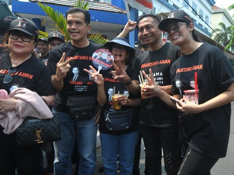 FOTO: Gaya Blusukan Cagub dan Cawagub DKI Jakarta No Urut 2, Dharma - Kun di Pasar Serdang