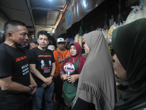 FOTO: Gaya Blusukan Cagub dan Cawagub DKI Jakarta No Urut 2, Dharma - Kun di Pasar Serdang