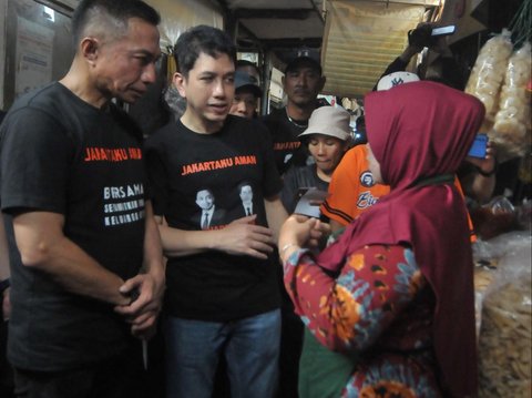 FOTO: Gaya Blusukan Cagub dan Cawagub DKI Jakarta No Urut 2, Dharma - Kun di Pasar Serdang