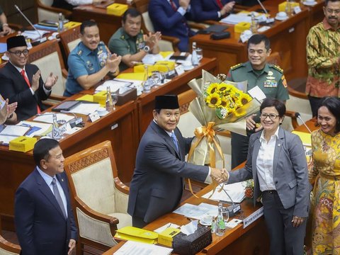 FOTO: Momen Menhan Prabowo Subianto Pamitan dan Minta Maaf Saat Rapat Terakhir dengan Komisi I DPR