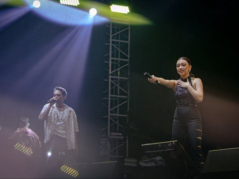 FOTO: Momen Duet Ada Band dan Naura Ayu Bikin Suasana Pestapora Mengharu Biru