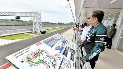 Presiden Jokowi di Sirkuit Mandalika.