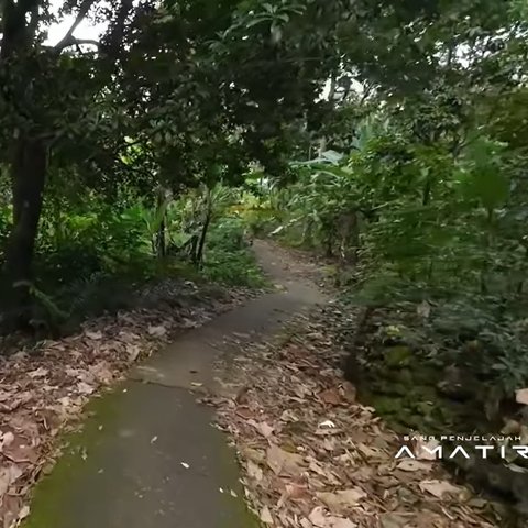 Rute mengerikan menuju Kampung Puncak Manik