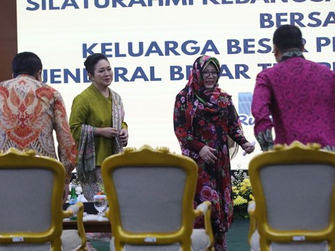 FOTO: Momen Putri Soeharto Minta Maaf Jika Sang Ayah Ada Salah Saat Jadi Presiden 32 Tahun