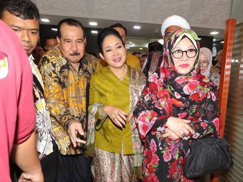 FOTO: Momen Putri Soeharto Minta Maaf Jika Sang Ayah Ada Salah Saat Jadi Presiden 32 Tahun