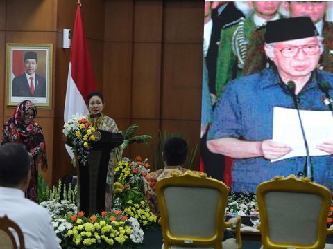 FOTO: Momen Putri Soeharto Minta Maaf Jika Sang Ayah Ada Salah Saat Jadi Presiden 32 Tahun