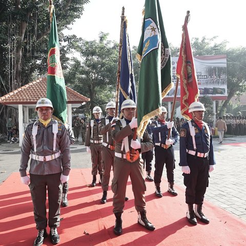 Disambut Meriah, Kirab Pataka Jer Basuki Mawa Beya Tiba di Banyuwangi