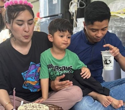 Mewah dan Megah, Potret Rumah Baru Angbeen Rishi & Adly Fairuz yang Dilengkapi Kolam Renang