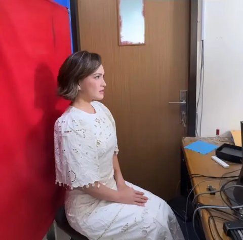 Potret Totalitas Shandy Aulia Makeup Demi Foto KTP (Sumber: Instagram/shandyaulia)