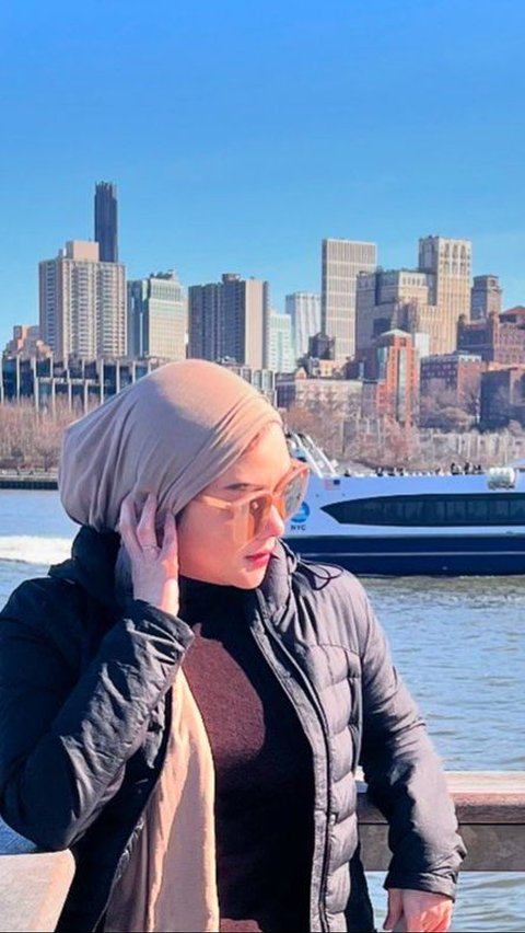 Potret Terry Putri yang Kini Menetap di Amerika Serikat, jadi Kurir Pengantar Makanan