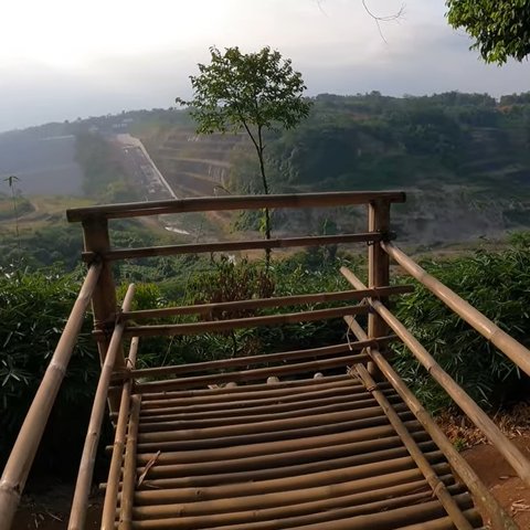 Pemandangan Bendungan Leuwikeris