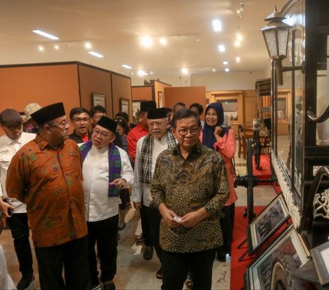 FOTO: Senyum Semringah Pramono Anung hingga Pose Rano Karno Meniup Tanjidor saat Diajak Foke Keliling Museum MH Thamrin