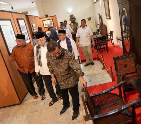 FOTO: Senyum Semringah Pramono Anung hingga Pose Rano Karno Meniup Tanjidor saat Diajak Foke Keliling Museum MH Thamrin