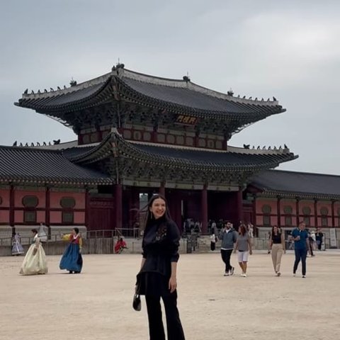 Potret Terbaru Raline Shah di Korea Selatan