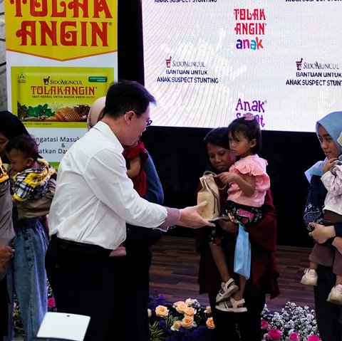 Sido Muncul beri bantuan anak suspect stunting di Bandung.