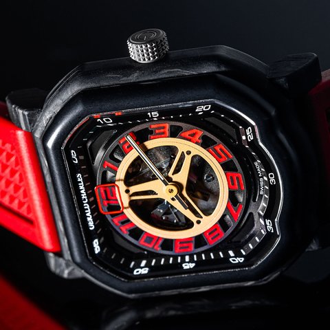 Jam tangan Ducati diluncurkan untuk merayakan 30 tahun keberadaan model 916 yang legendaris.
