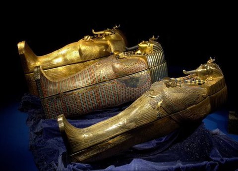 Peti emas Firaun Tutankhamun