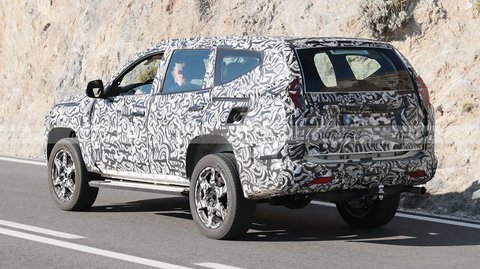 Foto mata-mata Mitsubishi Pajero Sport.