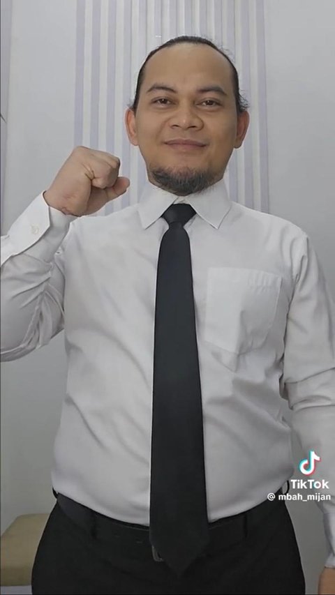 Video Perkenalan Mahasiswa Baru Mbah Mijan Viral, Komentar Warganet Bikin Ngakak