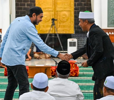 FOTO: Momen Bakal Calon Gubernur di Pilkada Aceh Jalani Tes Baca Alquran