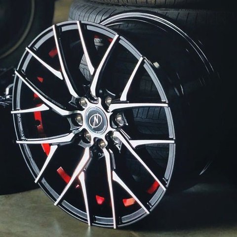 Roda dari bahan alloy.