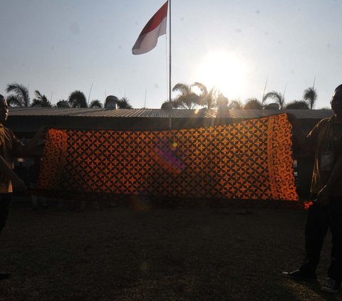 FOTO: Semangat Warga Binaan Lapas Cipinang Ikuti Pelatihan Membuat Batik