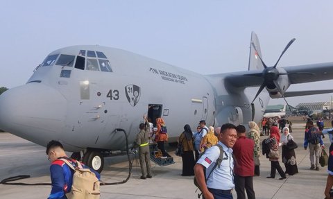 Berangkat dari Lanud Halim Perdanakusuma, para jurnalis terbang menggunakan pesawat Hercules Tipe J terbaru.