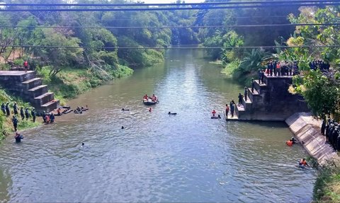 FOTO: Menengok Latihan Calon Prajurit TNI AU di Skadik Lanud Adi Soemarmo: Dari Nyebur ke Sungai sampai Diajari Ilmu AI